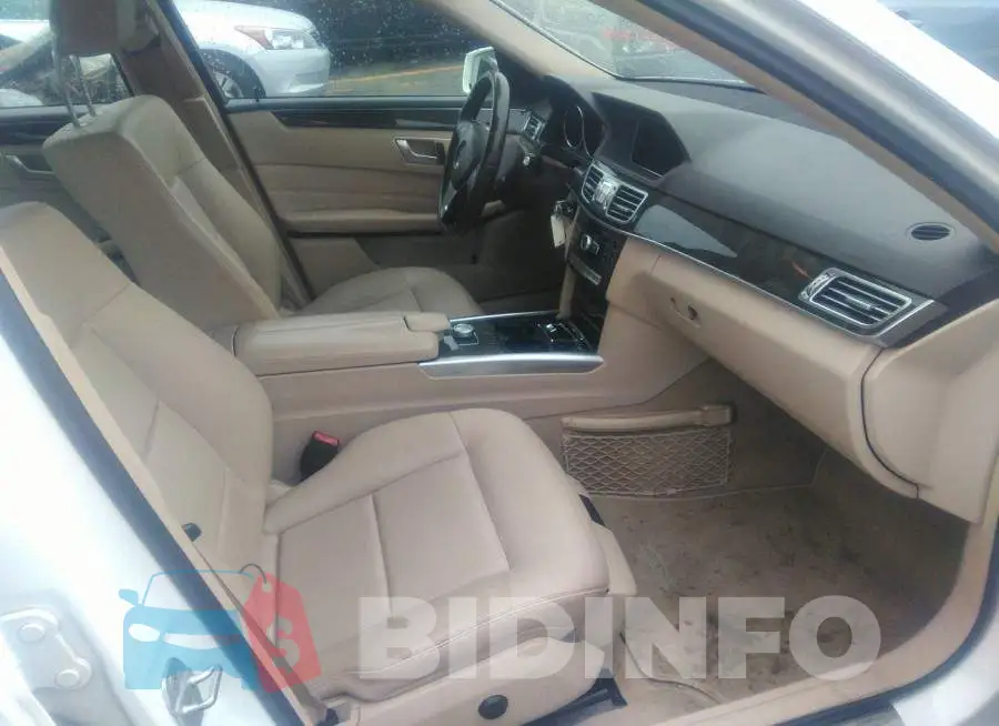 WDDHF5KB9FB108102 Photo# 5