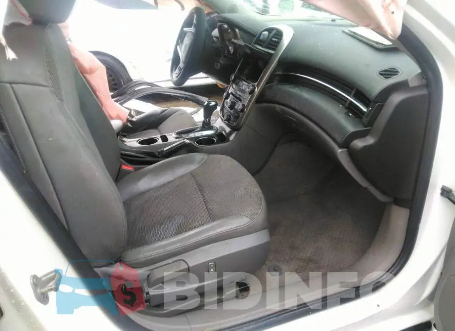 1G11E5SL1EF295018 Photo# 5