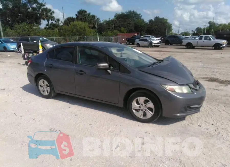 19XFB2F57FE025447 Photo# 1