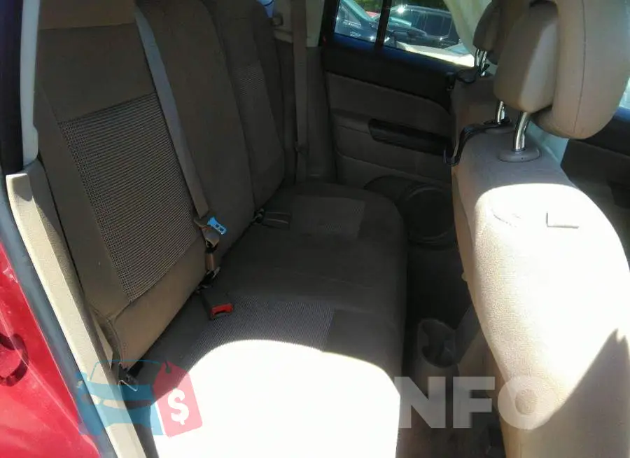 1C4NJPBB6ED889915 Photo# 8