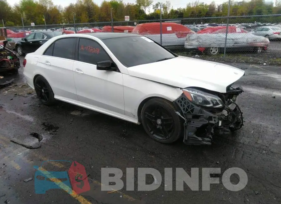 WDDHF8JB8GB308229 Photo# 1