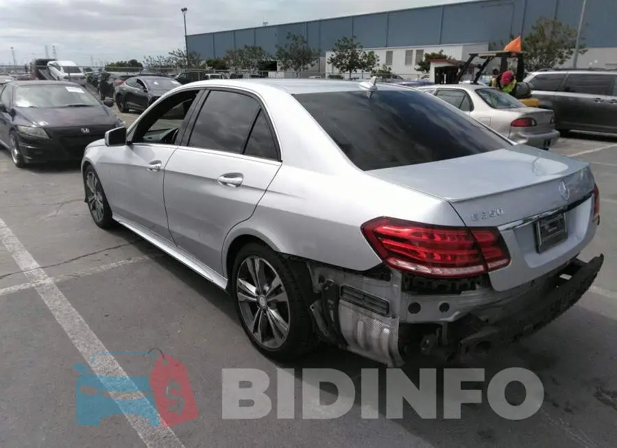 WDDHF5KB3EA981686 Photo# 3