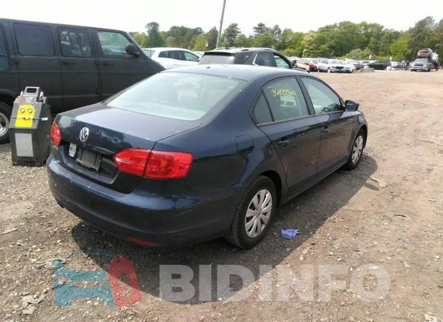 3VW2K7AJ8DM417238 Photo# 4