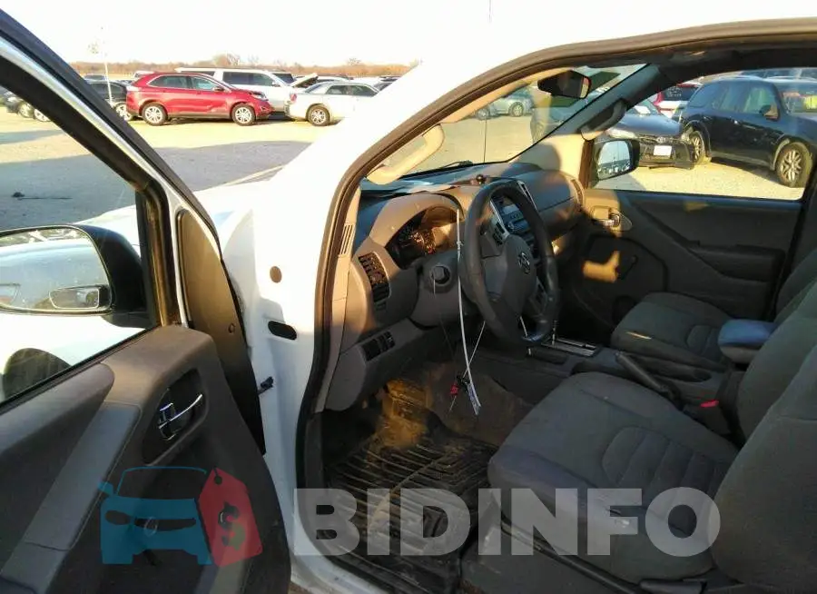 1N6BD0CT4GN747923 Photo# 5