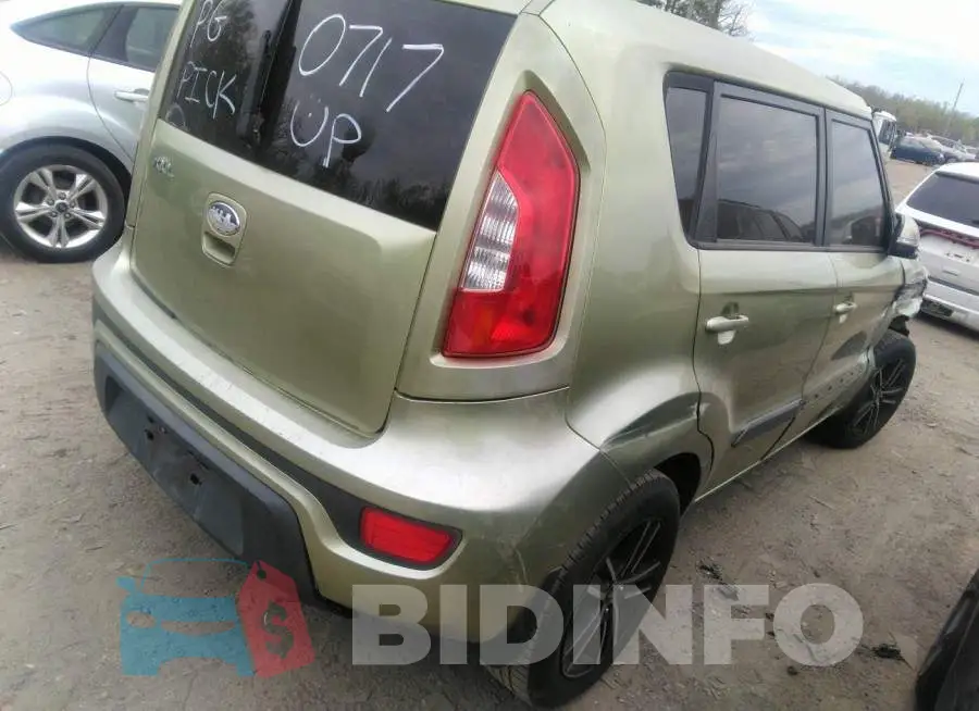 KNDJT2A64D7610717 Photo# 4