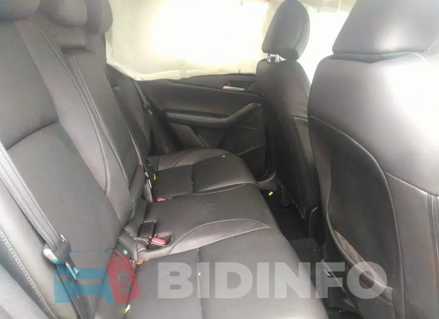 3MVDMACL6LM120872 Photo# 8