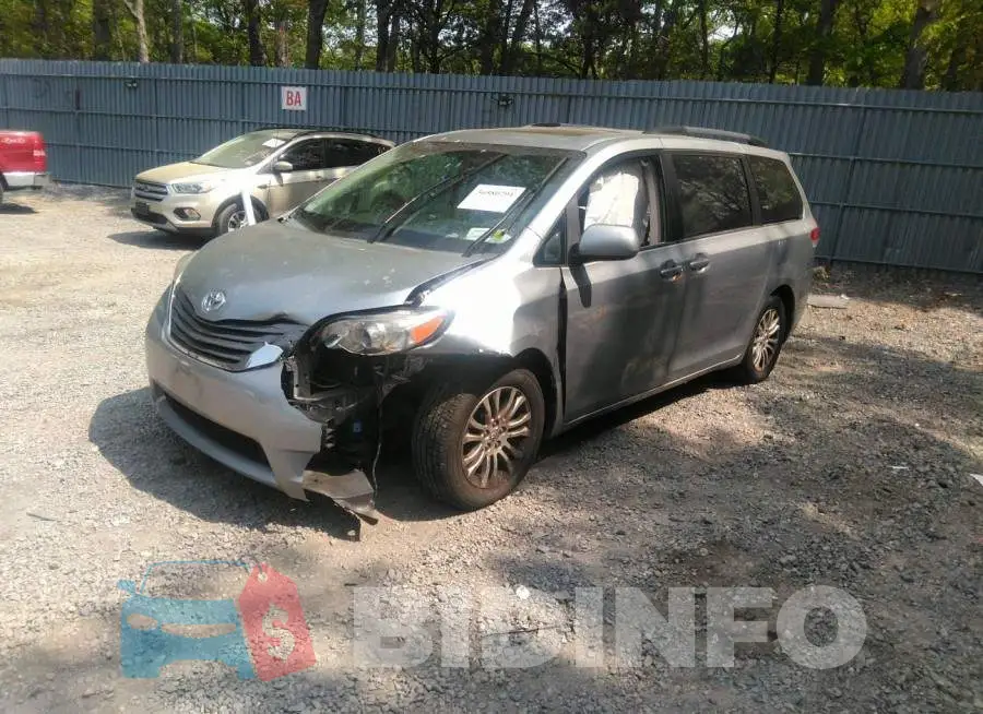 5TDYK3DC1DS358925 Photo# 2