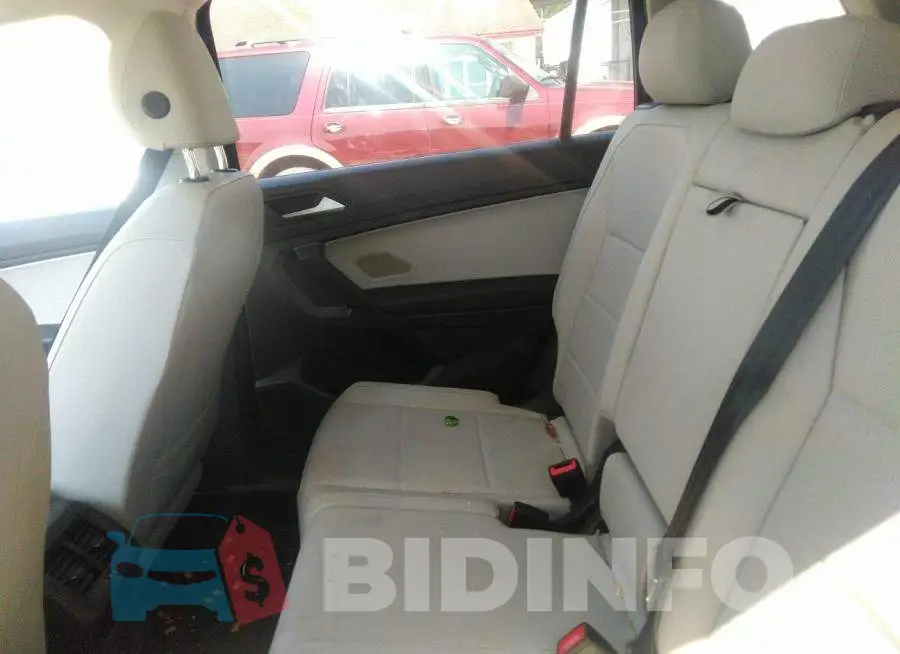 3VV3B7AX6KM162874 Photo# 8