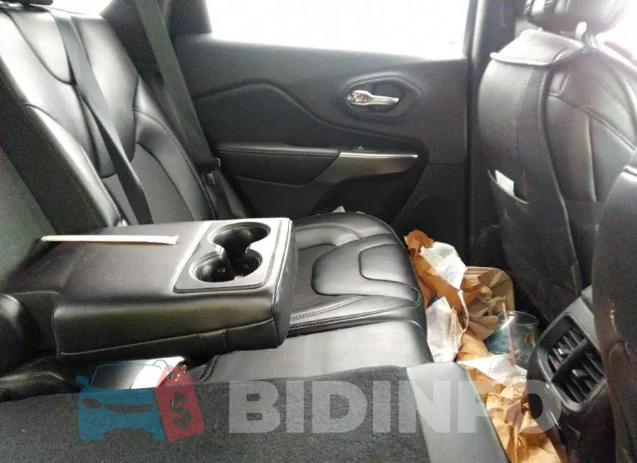 1C4PJMLB0KD258160 Photo# 8