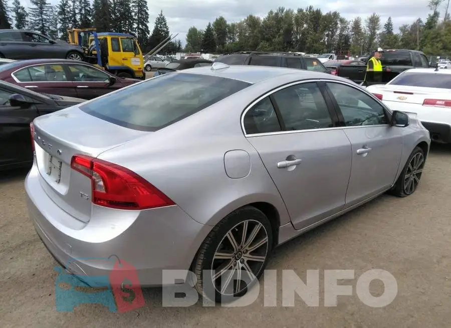 YV126MFB5F1299277 Photo# 4