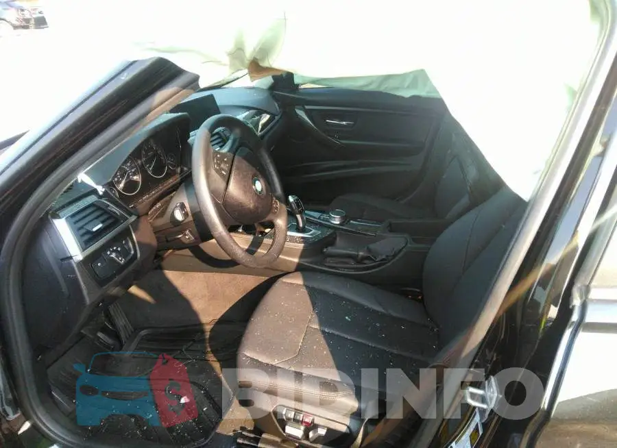WBA8E5G5XJNU46788 Photo# 5