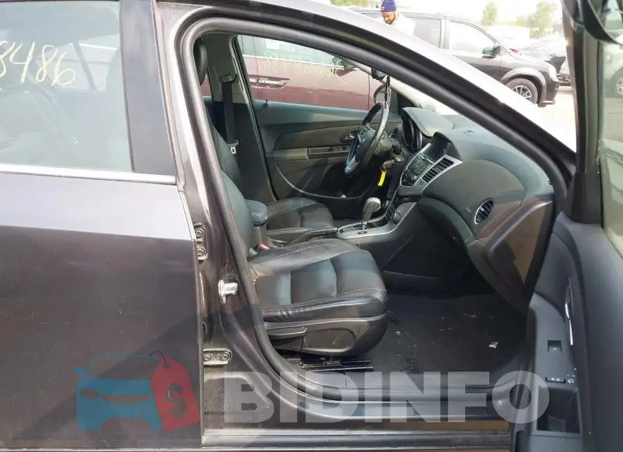 1G1PE5SB9E7378613 Photo# 5