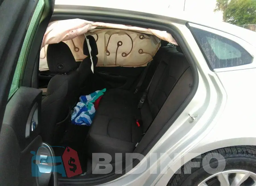 1G1ZD5ST9LF107106 Photo# 8