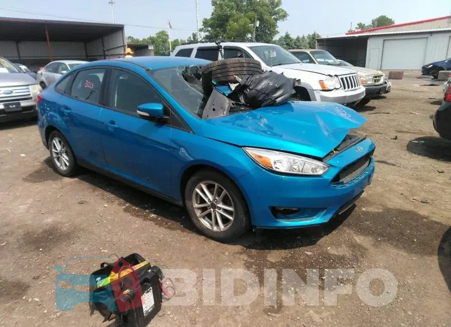 1FADP3F2XGL224818 Photo# 1