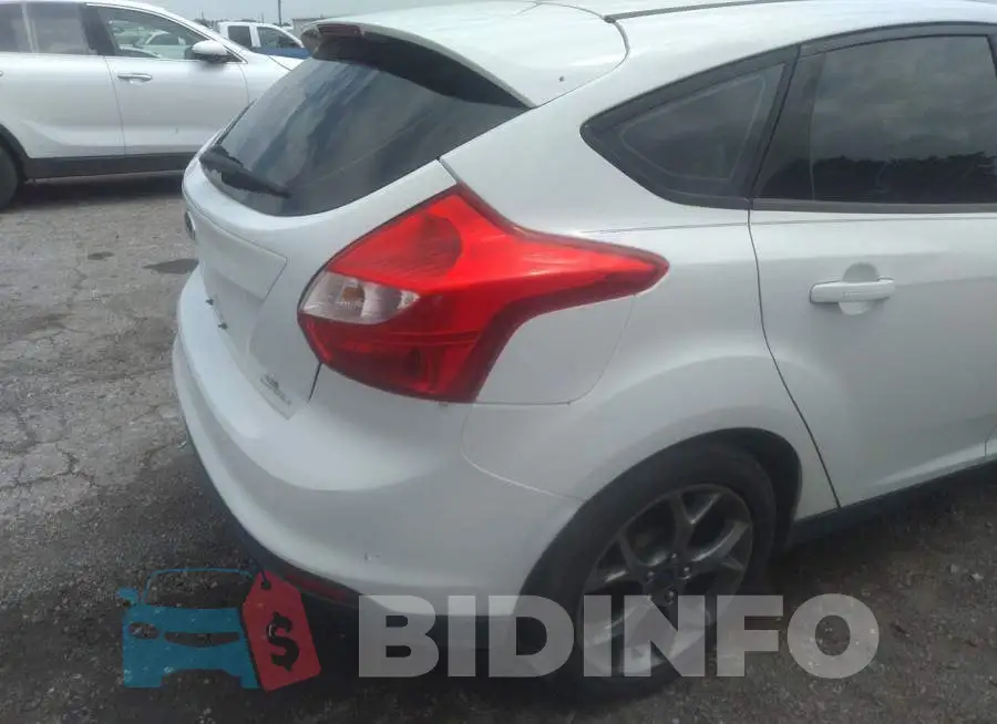 1FADP3K27EL415115 Photo# 6