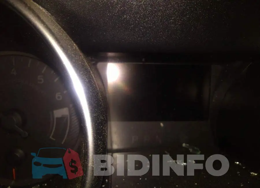 1FATP8UHXJ5133043 Photo# 7