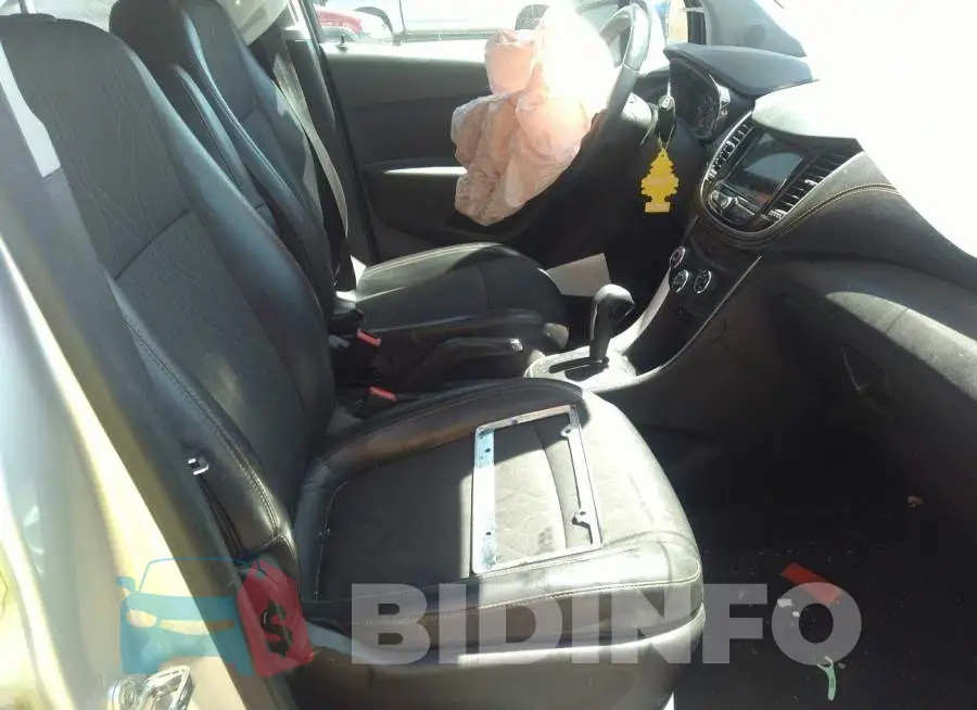 KL7CJLSB2JB698365 Photo# 5