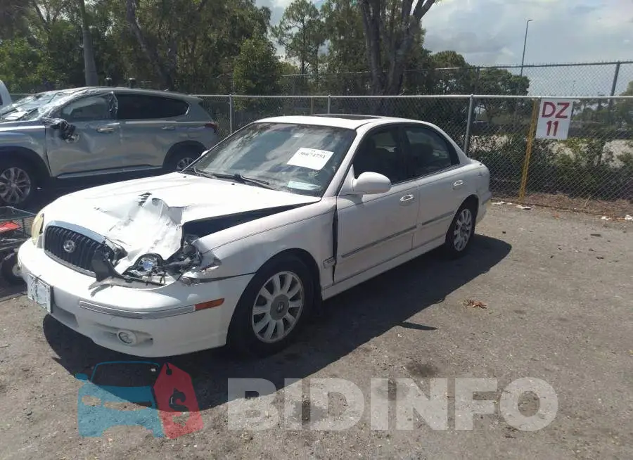 KMHWF35H94A927194 Photo# 2