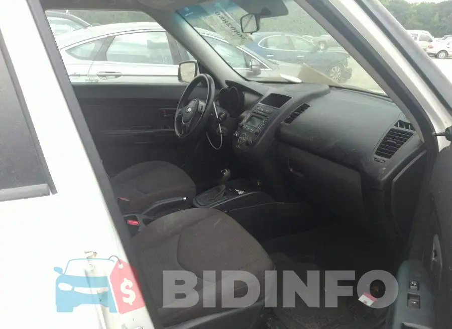 KNDJT2A54D7569092 Photo# 5