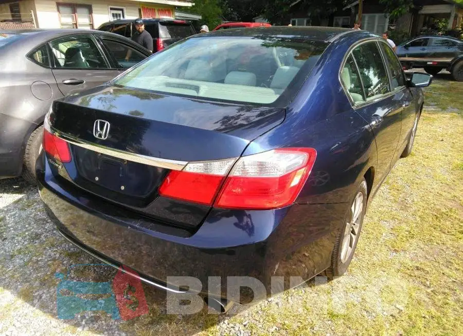 1HGCR2F31DA177724 Photo# 4