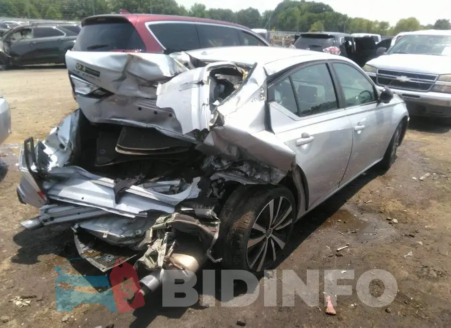 1N4BL4CV3LC185443 Photo# 4