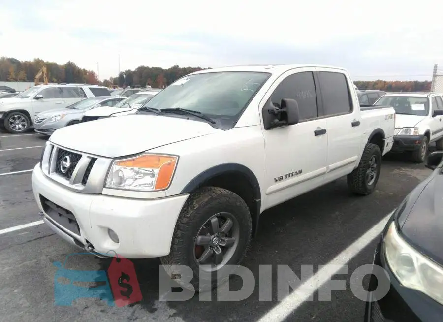 1N6AA0EC7DN310754 Photo# 2