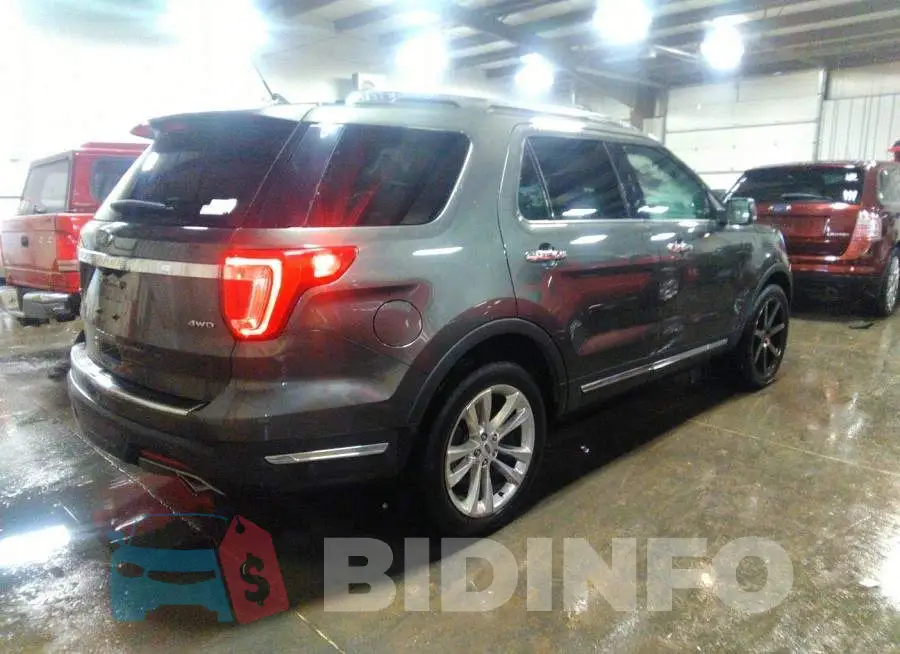 1FM5K8F82JGB17627 Photo# 4
