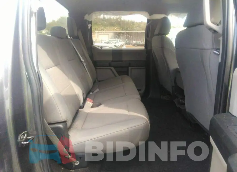 1FT7W2B69JEB16666 Photo# 8