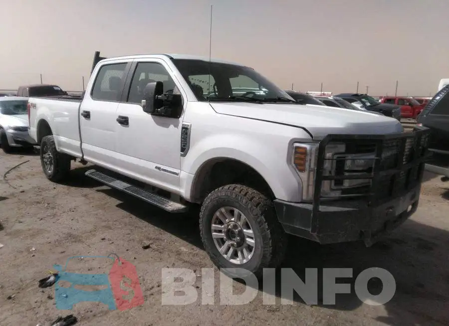 1FT7W2BT1JEB95675 Photo# 1