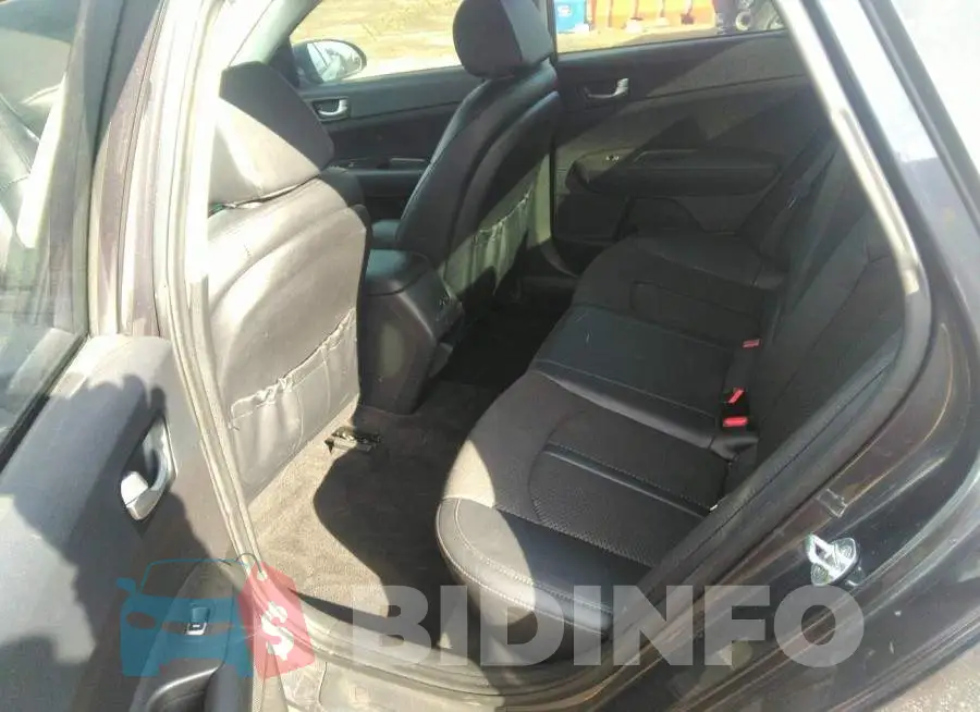 5XXGT4L31JG240936 Photo# 8