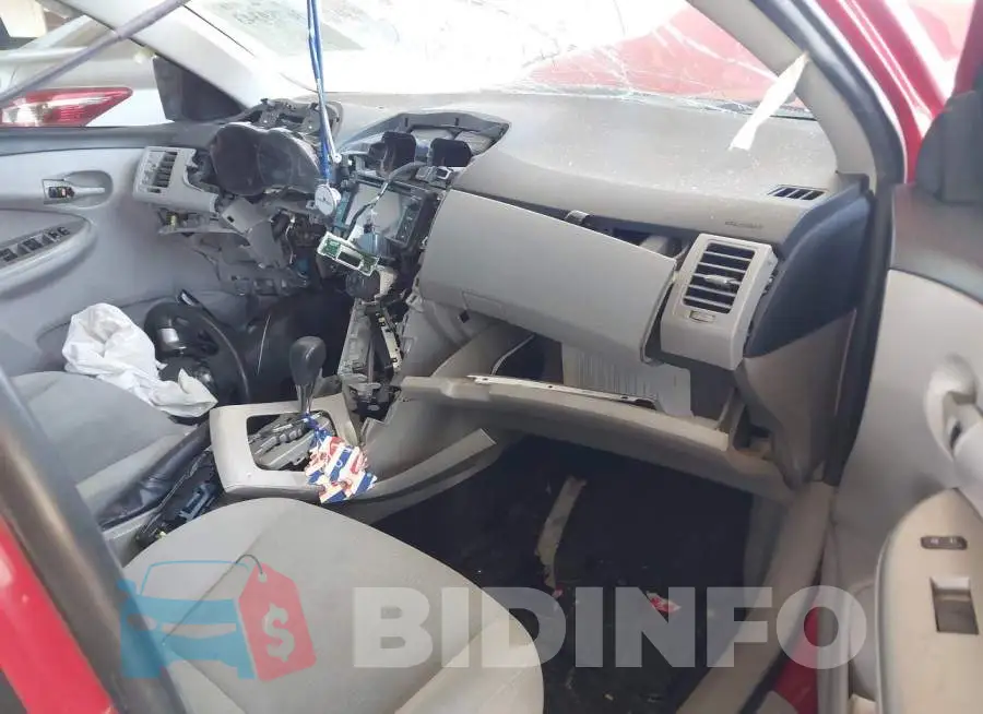 2T1BU4EE5DC935034 Photo# 5