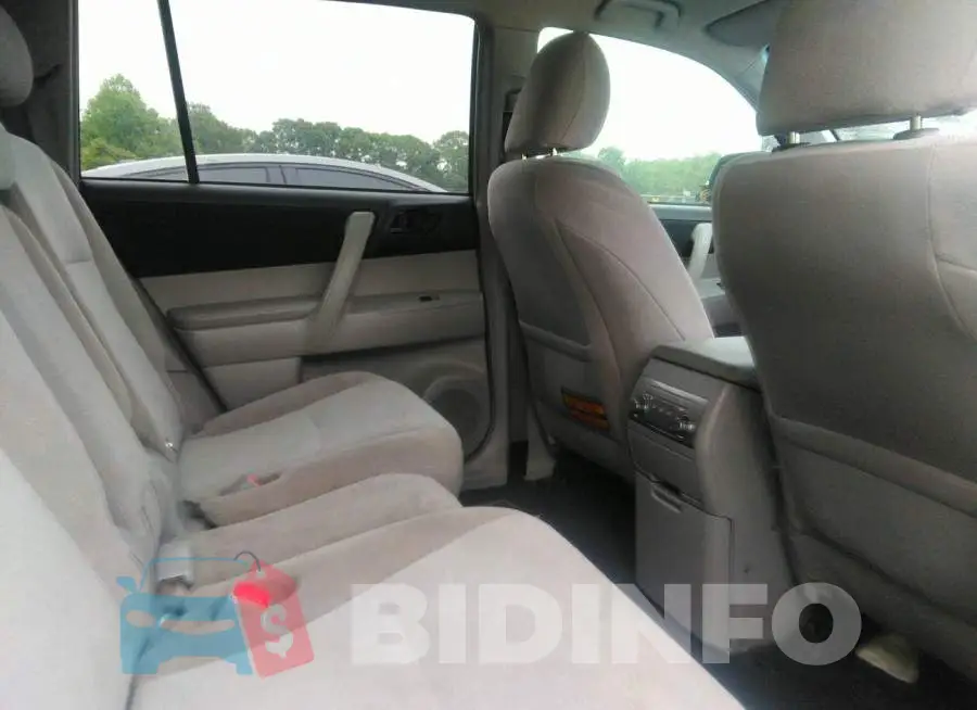 5TDZA3EH8DS038132 Photo# 8