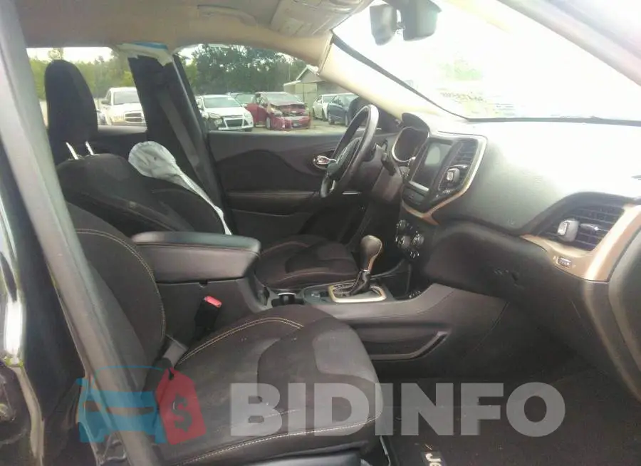 1C4PJLCB1FW759921 Photo# 5