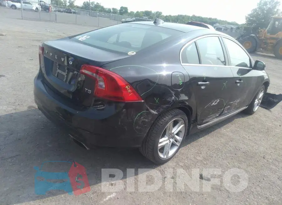 YV140MFC7F1308869 Photo# 4