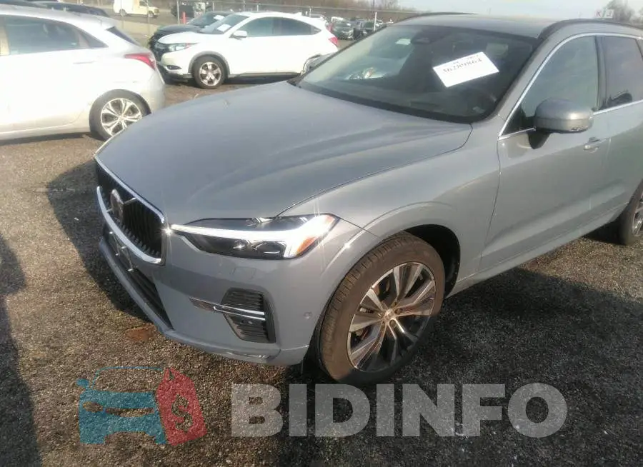 YV4L12RK8N1909824 Photo# 2