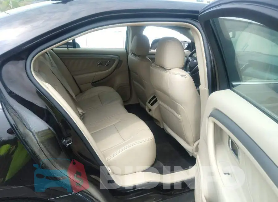 1FAHP2E82DG160912 Photo# 8