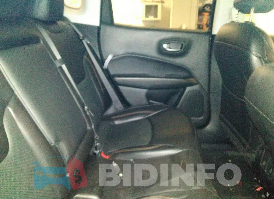 3C4NJDCB1LT185318 Photo# 8