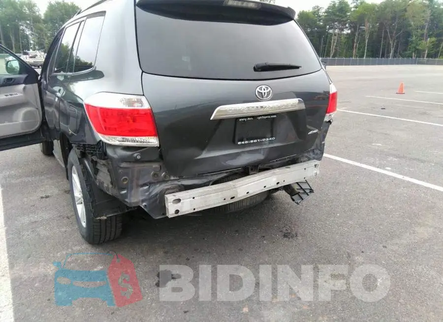 5TDBK3EHXDS218436 Photo# 6