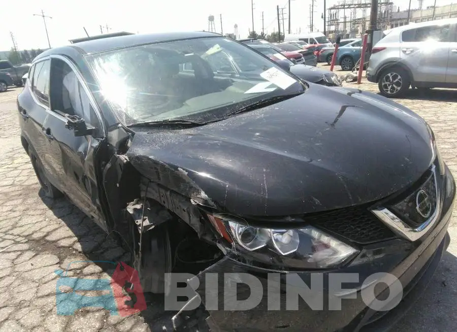JN1BJ1CP8JW155904 Photo# 6