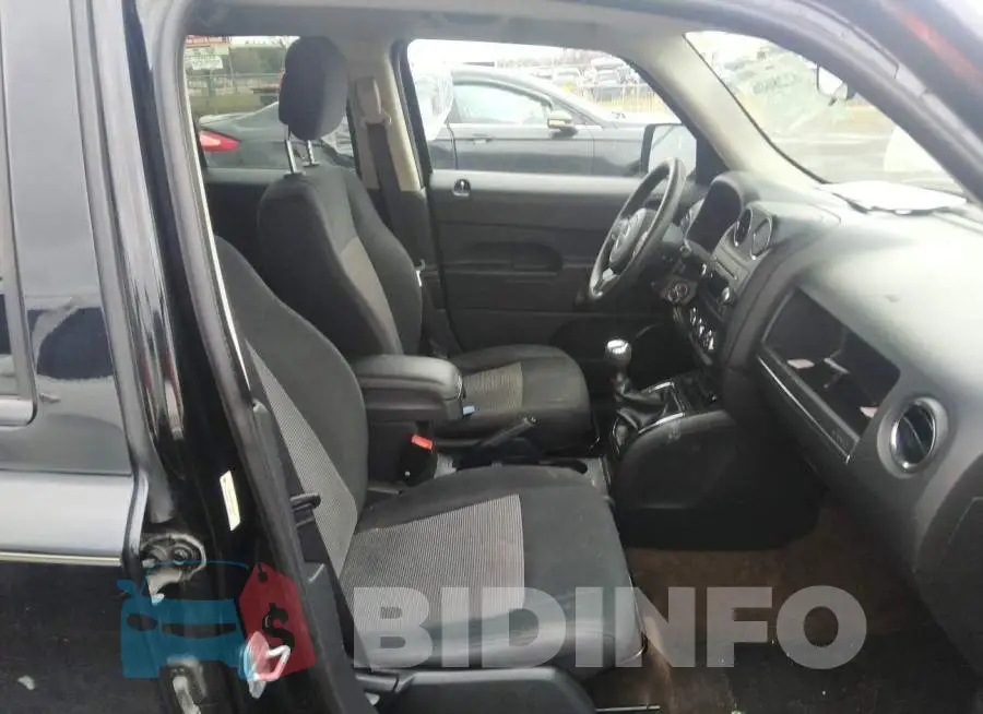1C4NJPBA0ED752542 Photo# 5