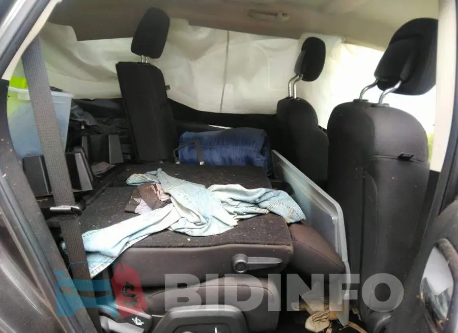 3C4PDCAB3JT520122 Photo# 8