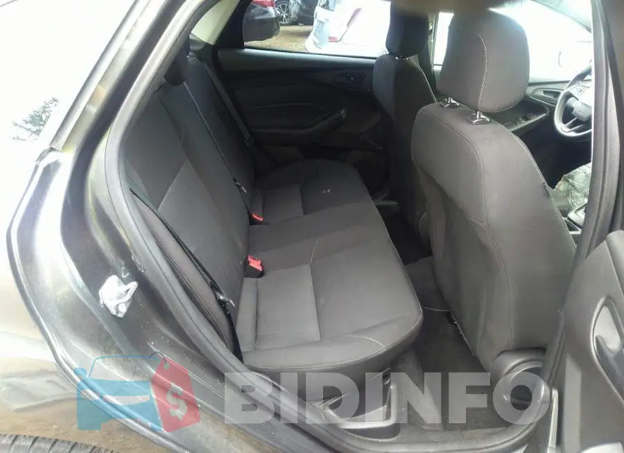 1FADP3E24FL281421 Photo# 8