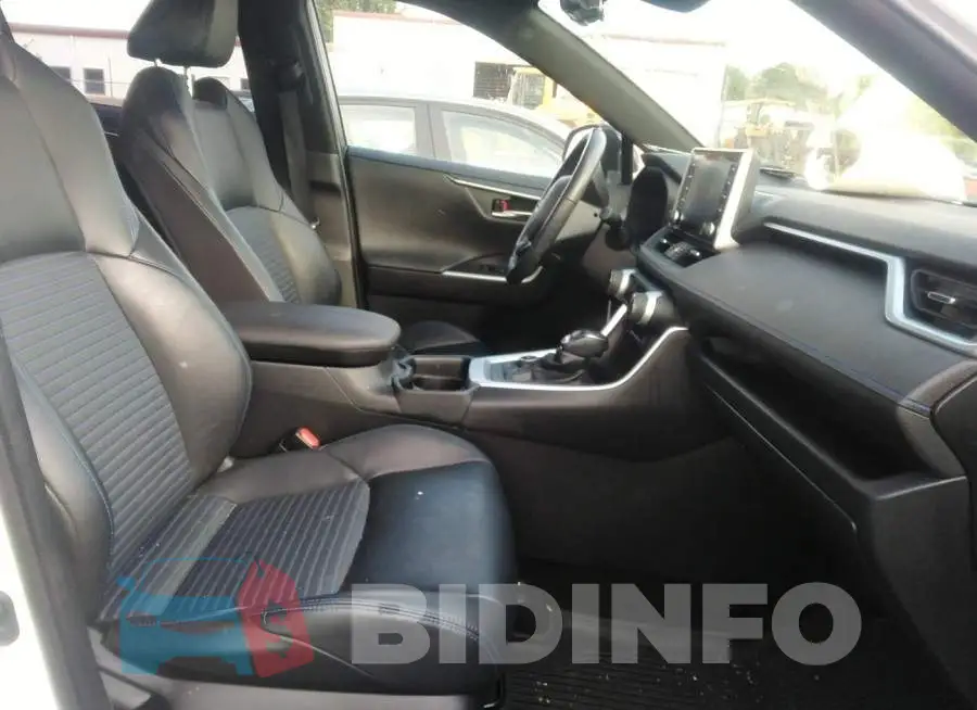 JTMEWRFV2KD509966 Photo# 5