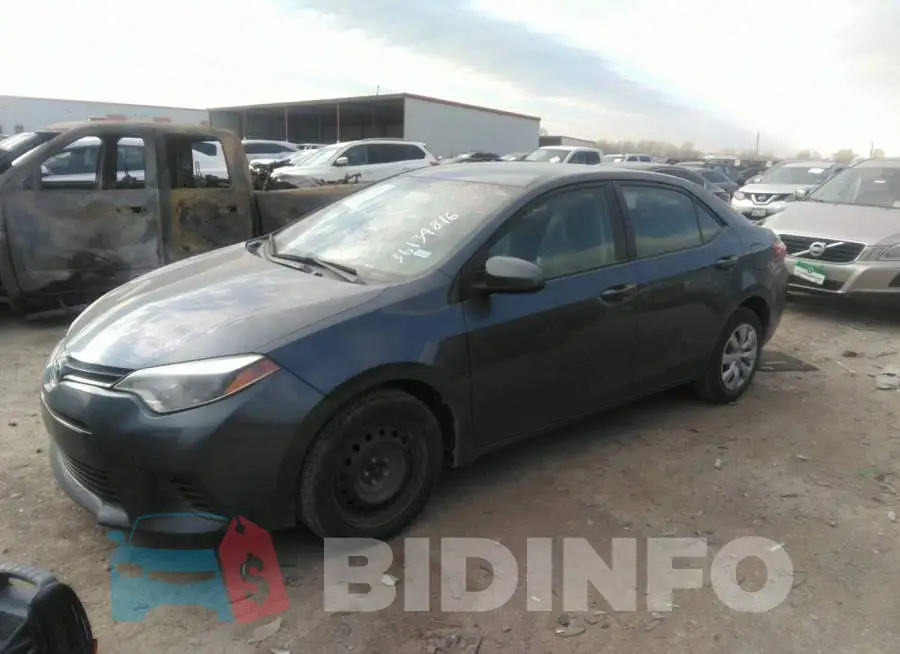 2T1BURHEXFC440128 Photo# 2