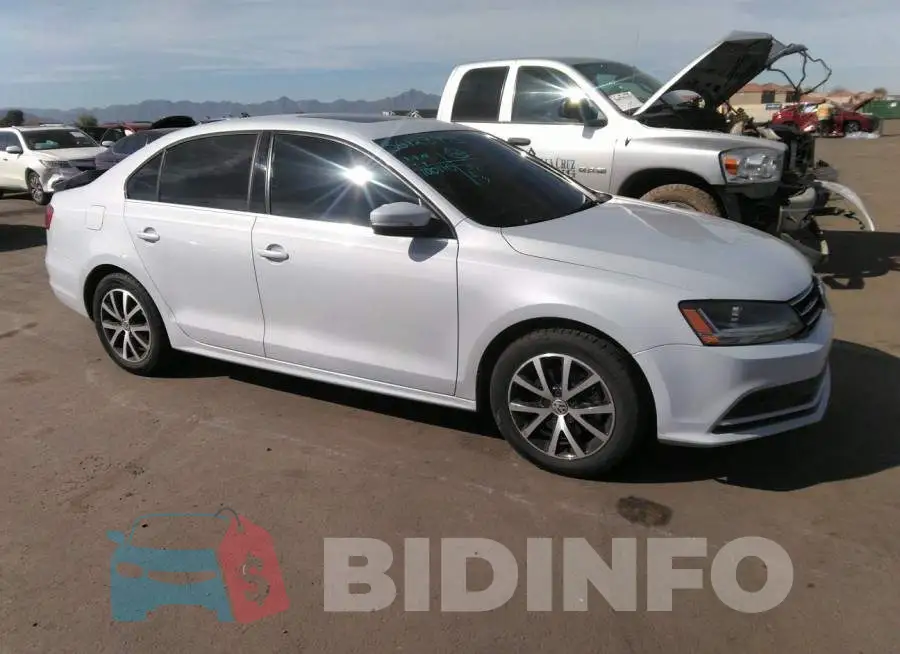 3VWDB7AJ5HM401562 Photo# 1