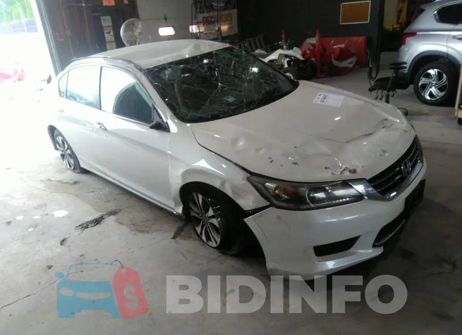 1HGCR2F3XEA135103 Photo# 1