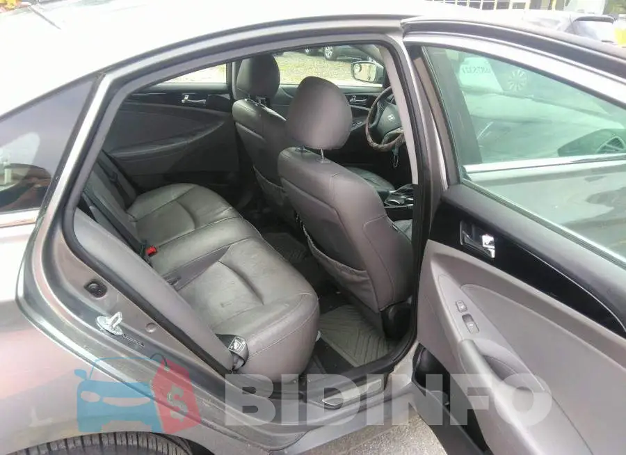 5NPEC4AC8DH611920 Photo# 8