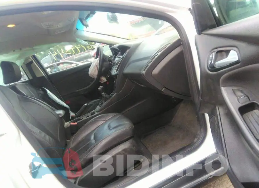 1FADP3F22FL300031 Photo# 5