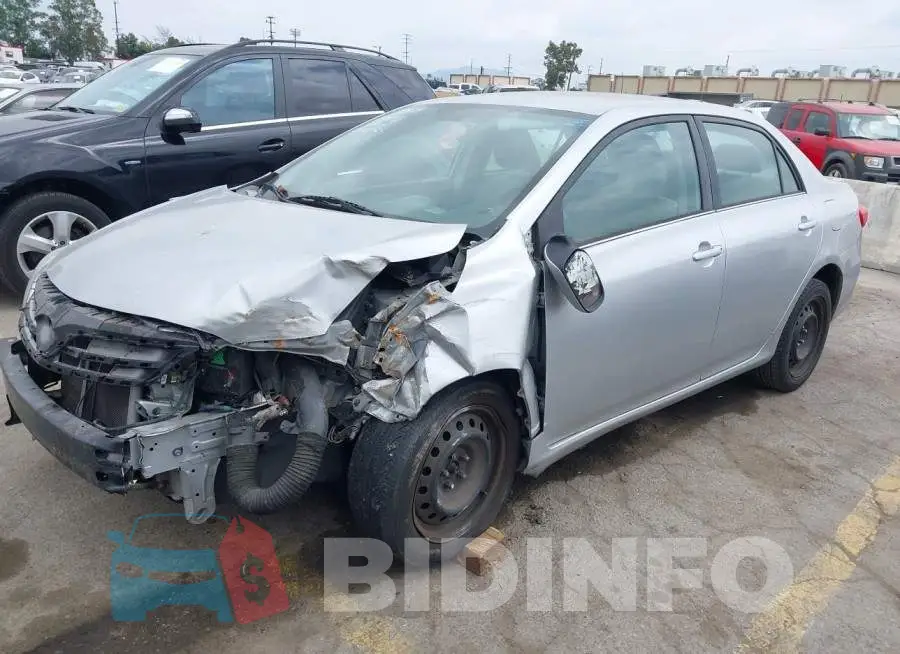 2T1BU4EE6DC104481 Photo# 2