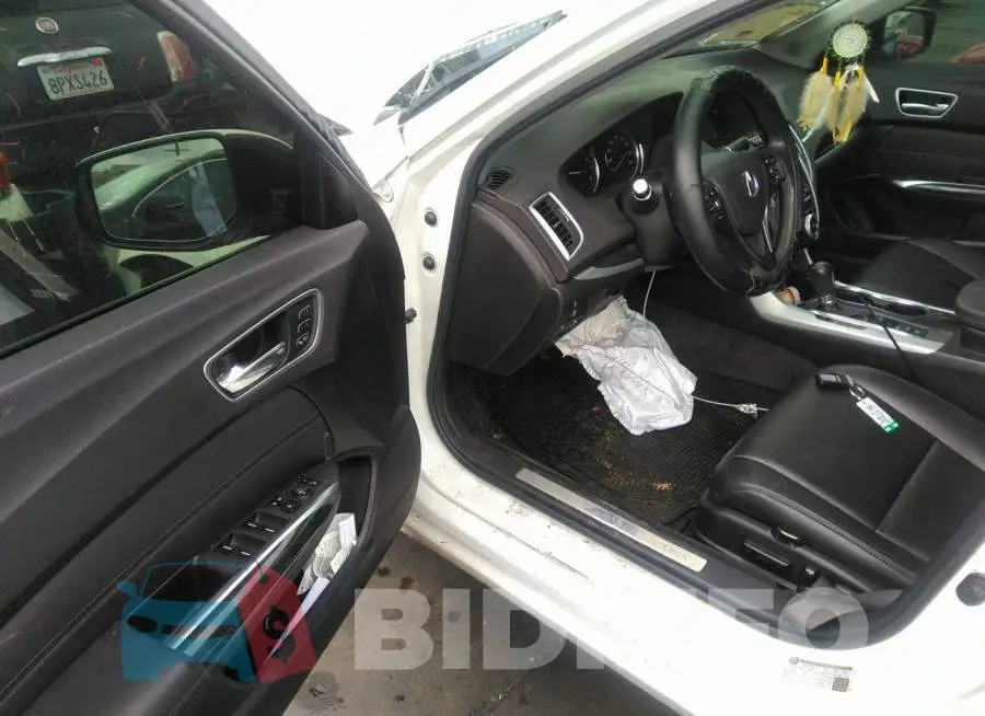 19UUB1F39JA011224 Photo# 5
